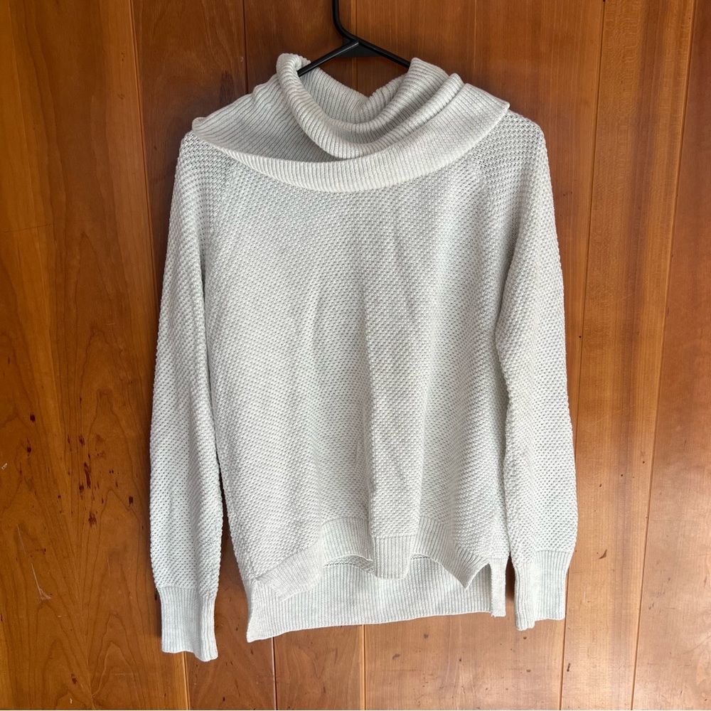 Turtle neck sweater